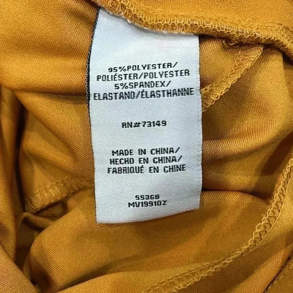 ❤️2/$30❤️[M]One5one Mustard Circle Buckle Belted Capri/Ankle Relaxed Pants - Picture 4 of 8